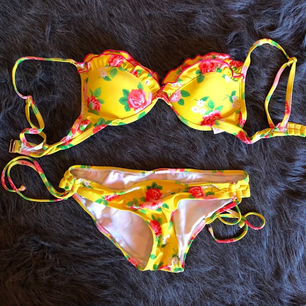 Pinup (ish) yellow floral bikini